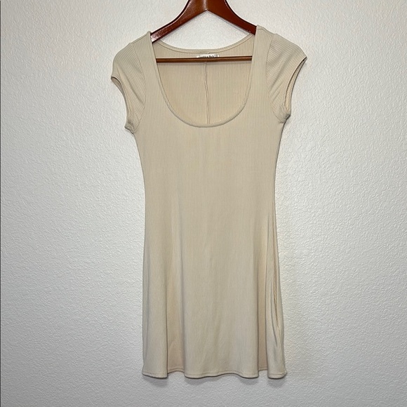 Abercrombie & Fitch Cream Rib Cap Sleeve Top Small - Picture 1 of 6